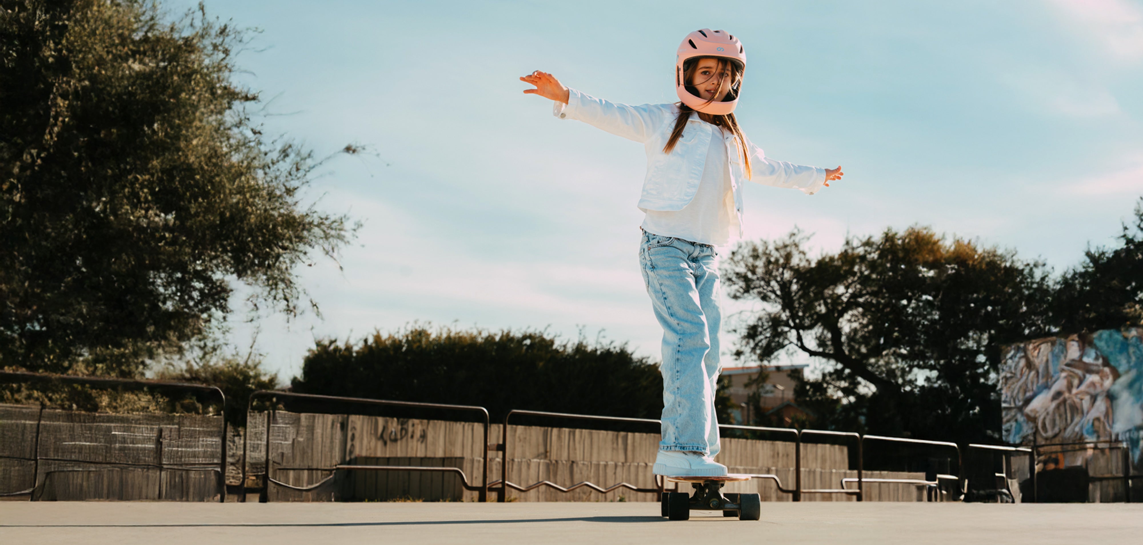 Vélo, trottinette, skate : comment choisir un casque enfant adapté à ses pratiques favorites
